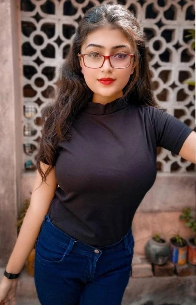 Call me Divya Singh Rathore 24 hour avl – Indian escort in Pune — 3 / 5
