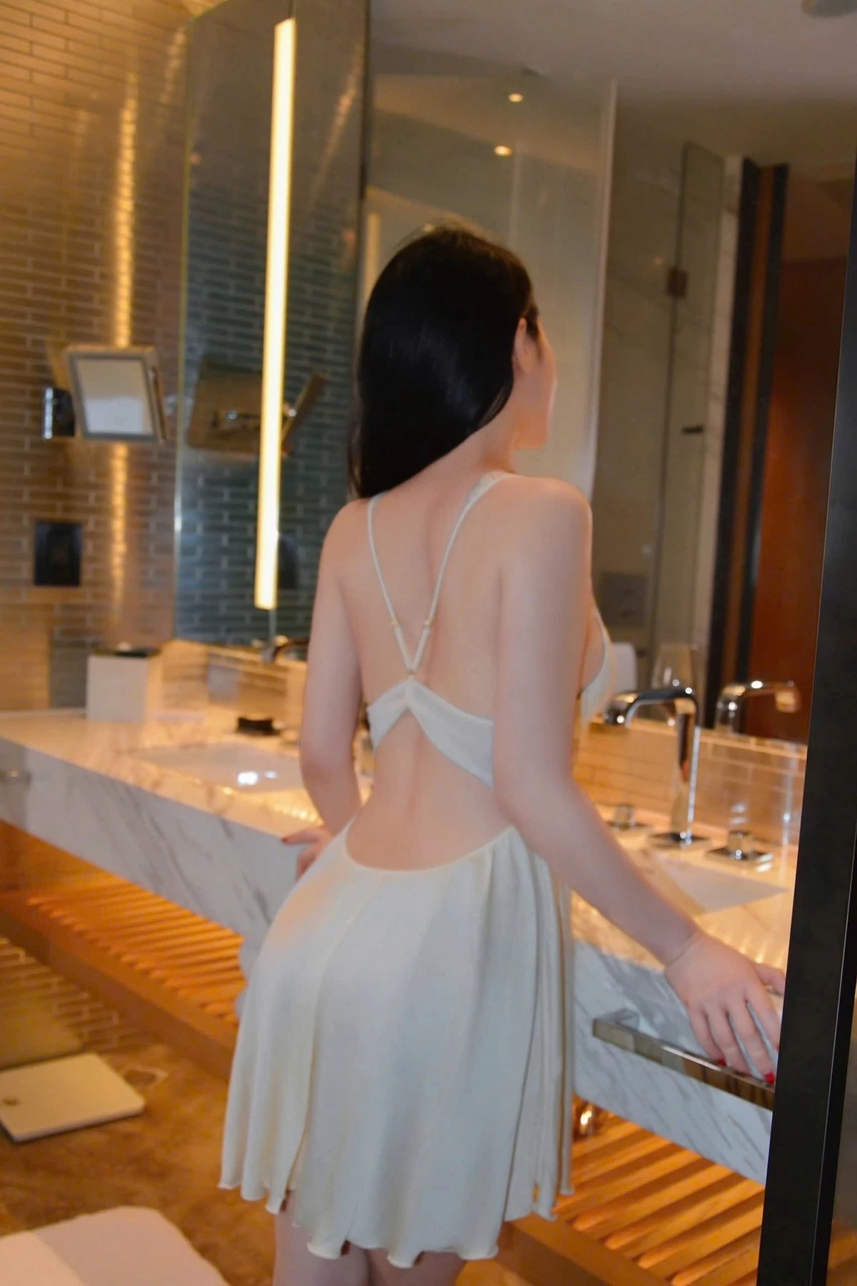 Naila – Vietnamese escort in Hanoi — 5 / 10