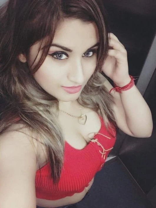 Sruti Sarma – Indian escort in Kolkata — 3 / 4