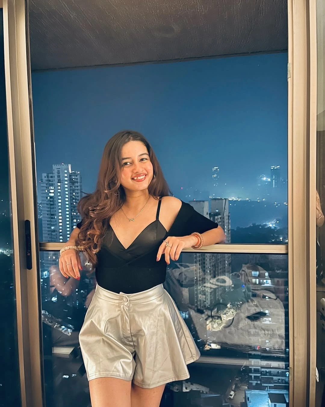 Divya – Indian escort in Noida — 3 / 4
