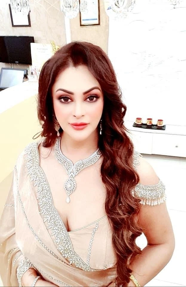 Anjali Sex toy for u real meet – Indian escort in New Delhi — 6 / 16