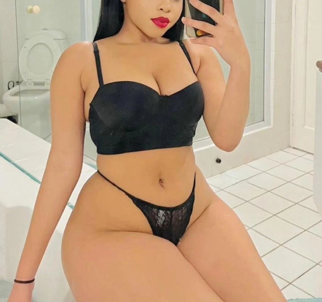 Onika – Guinean escort in Casablanca — 2 / 4