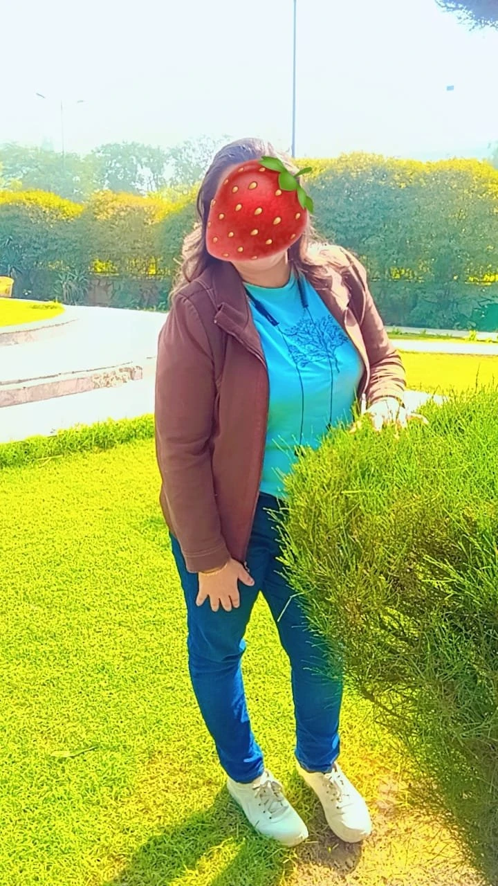 I'm Eva Living Alone (Cam+Real Meet) – Indian escort in New Delhi — 7 / 12