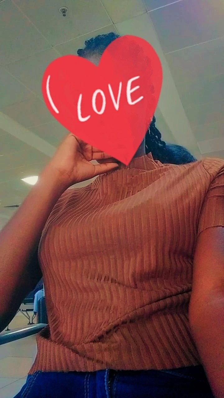 Amarl Zari – South African escort in New Delhi — 3 / 4