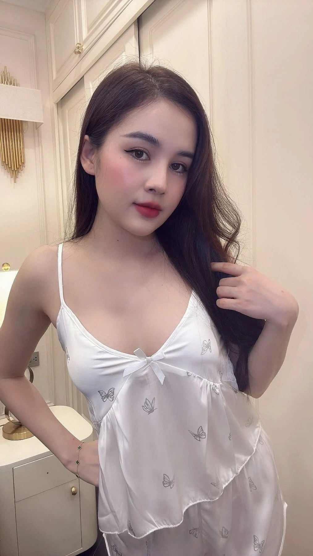 Julia – South Korean escort in Kathmandu — 2 / 11
