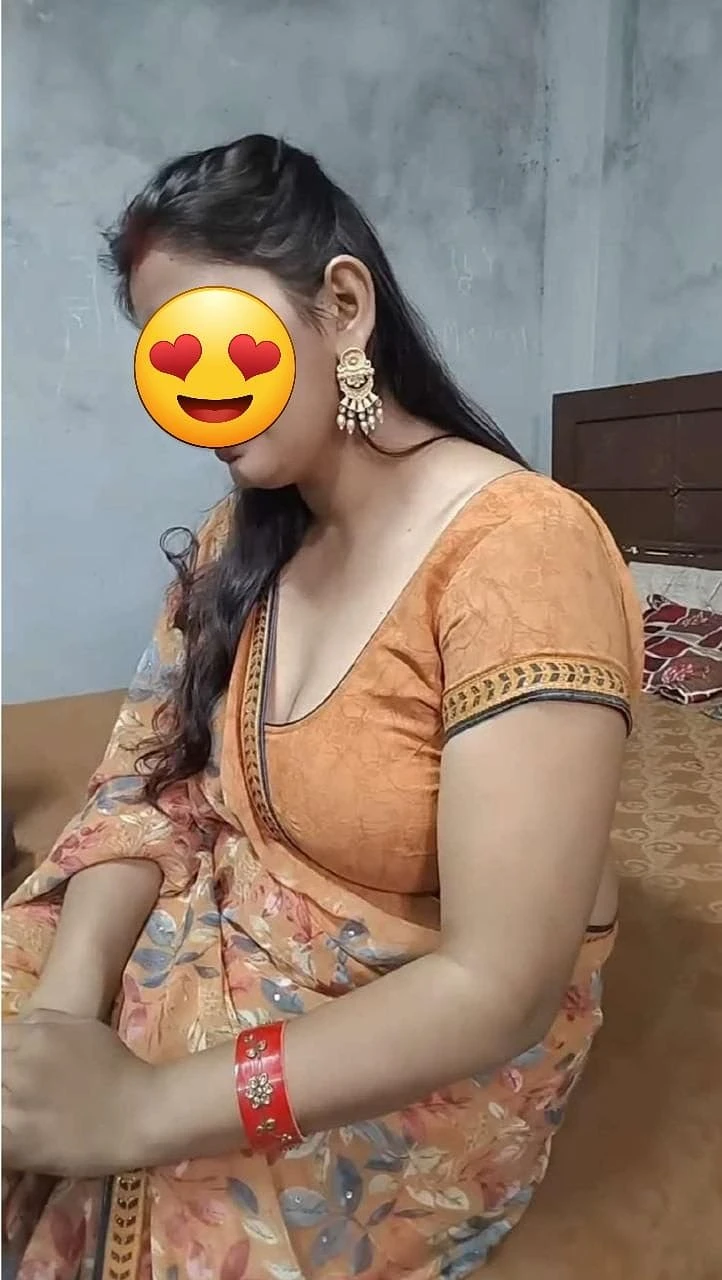 Haryanvi Bhabi online fun – Indian escort in New Delhi — 1 / 6