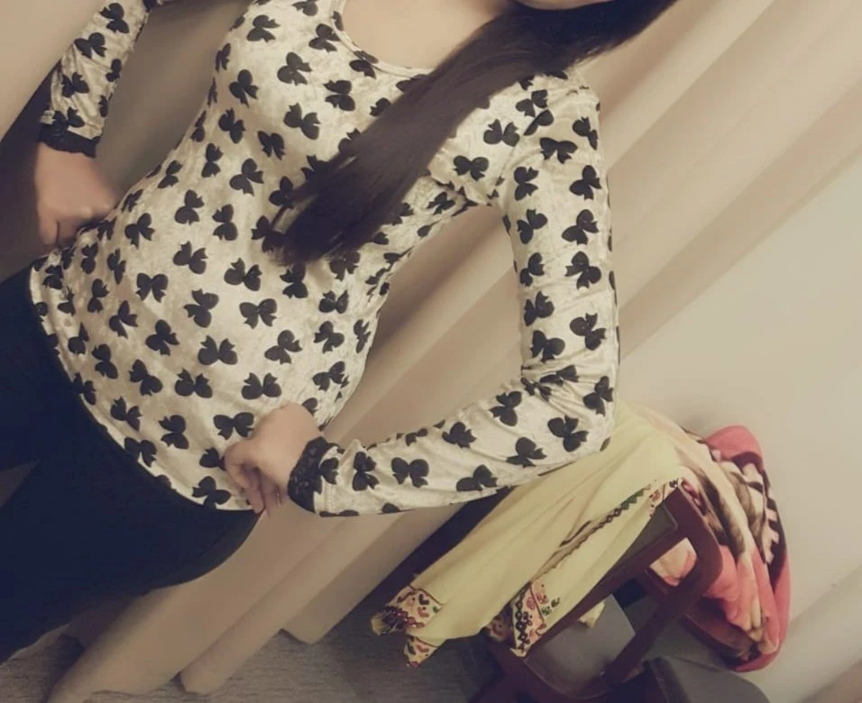 Sayna – Indian escort in Mumbai — 3 / 6