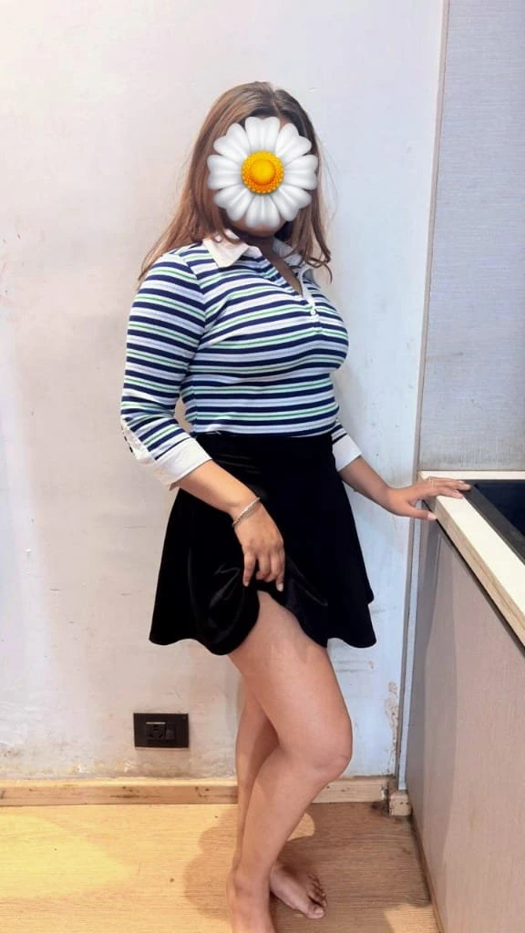 Rinki (Cam & Meet) – Indian escort in Noida — 2 / 9