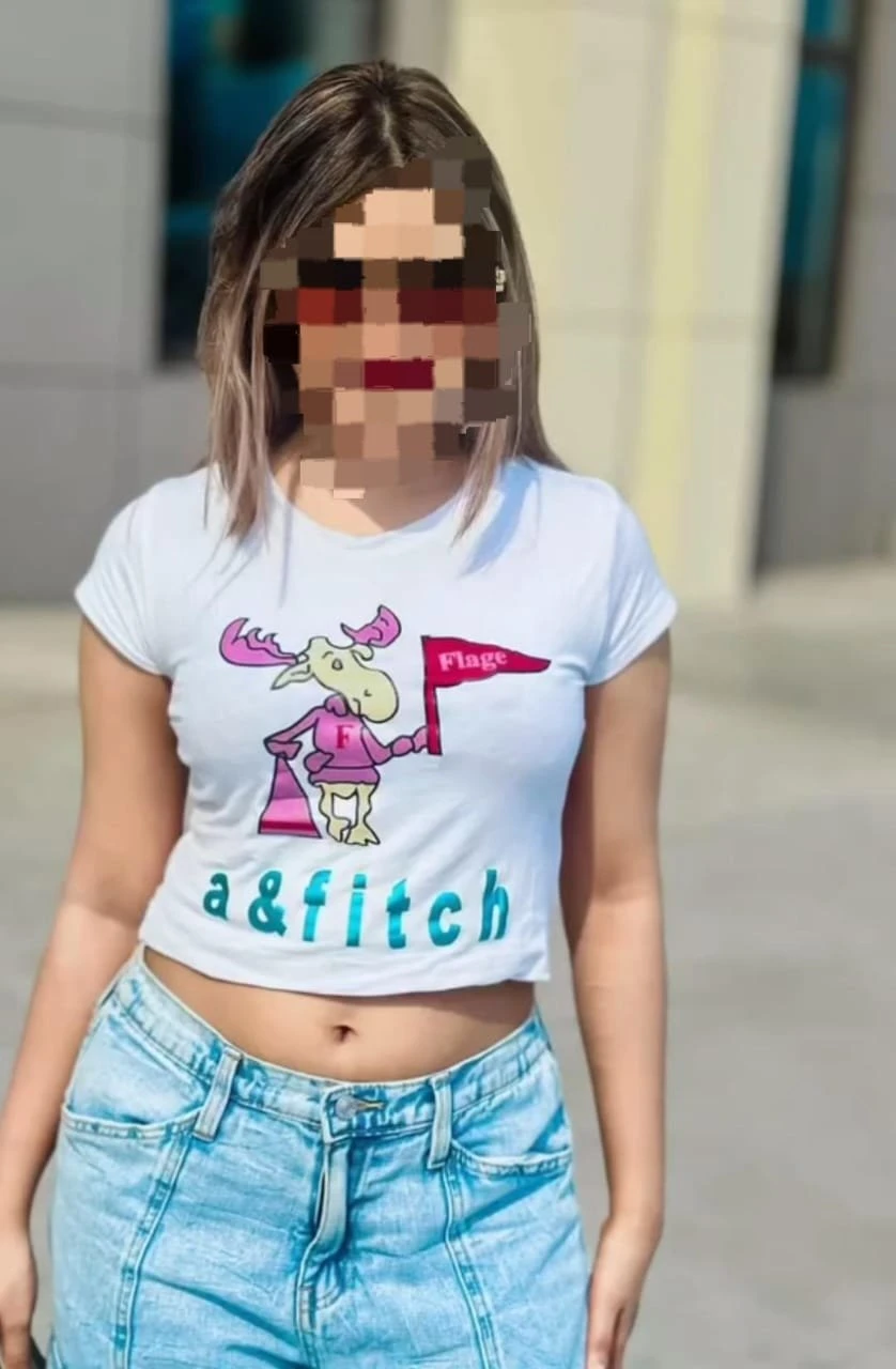 Only cash payment hotel service – Indian escort in Mumbai — 4 / 5