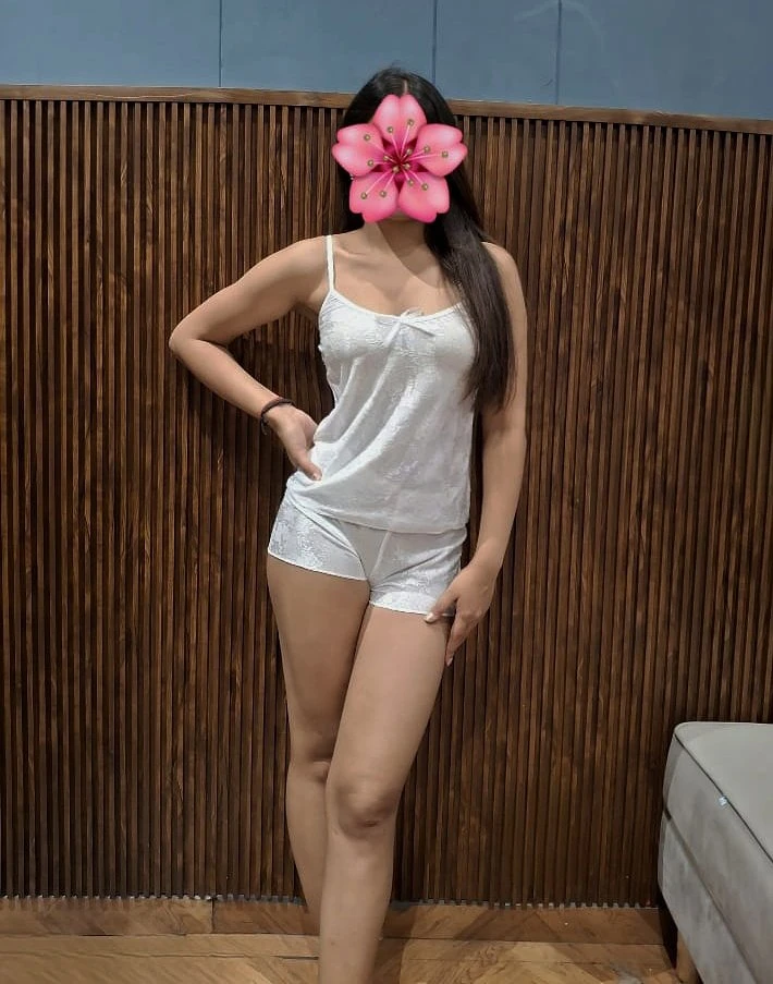 Komal {Cam & Real Meet} – Indian escort in Noida — 8 / 11