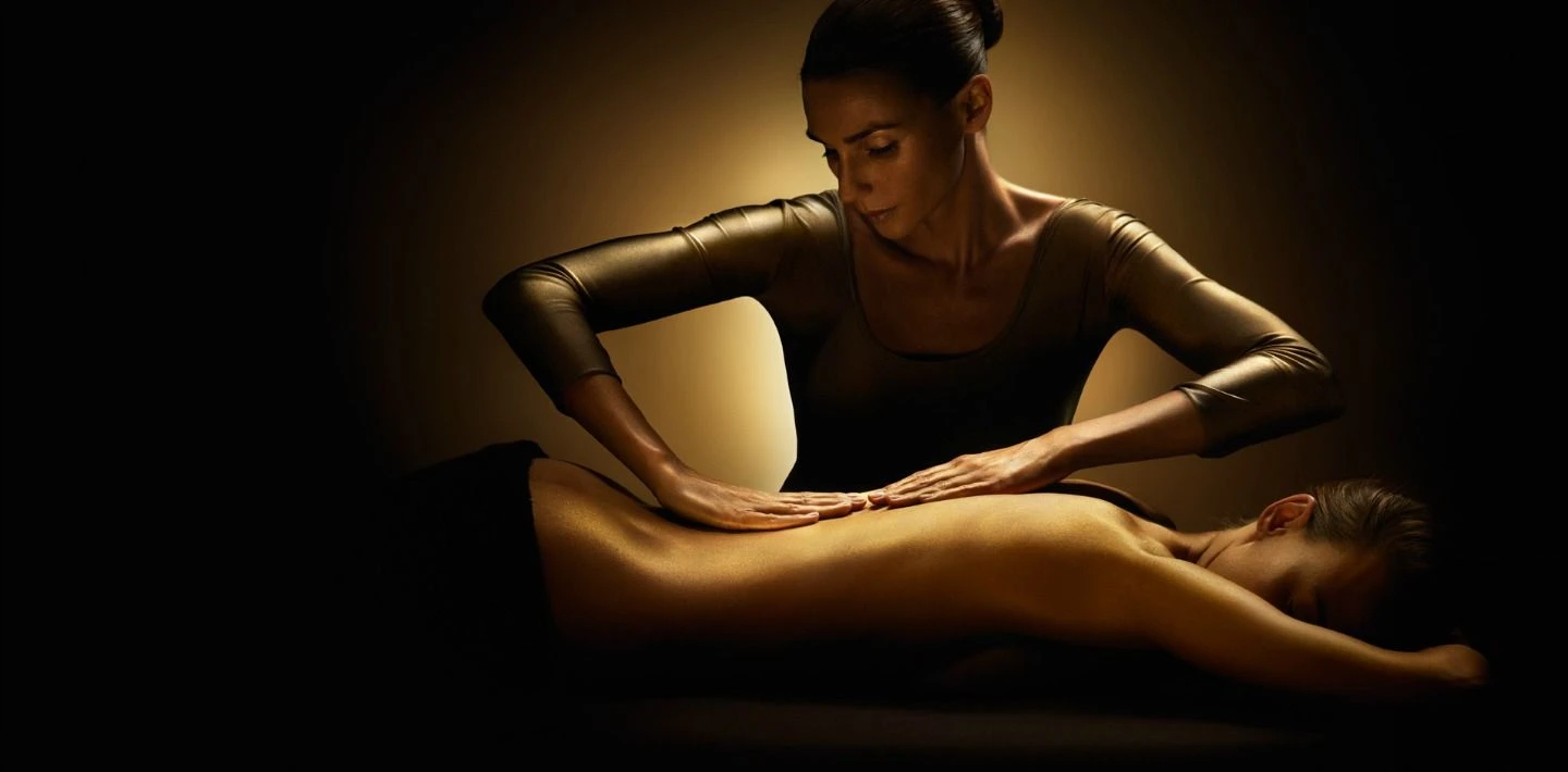 Lathika – masseuse in Kochi — 2 / 3
