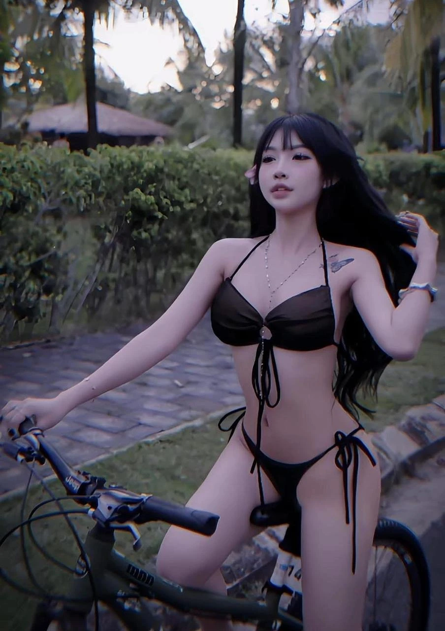 Clarisse – Vietnamese escort in Tirana — 3 / 7