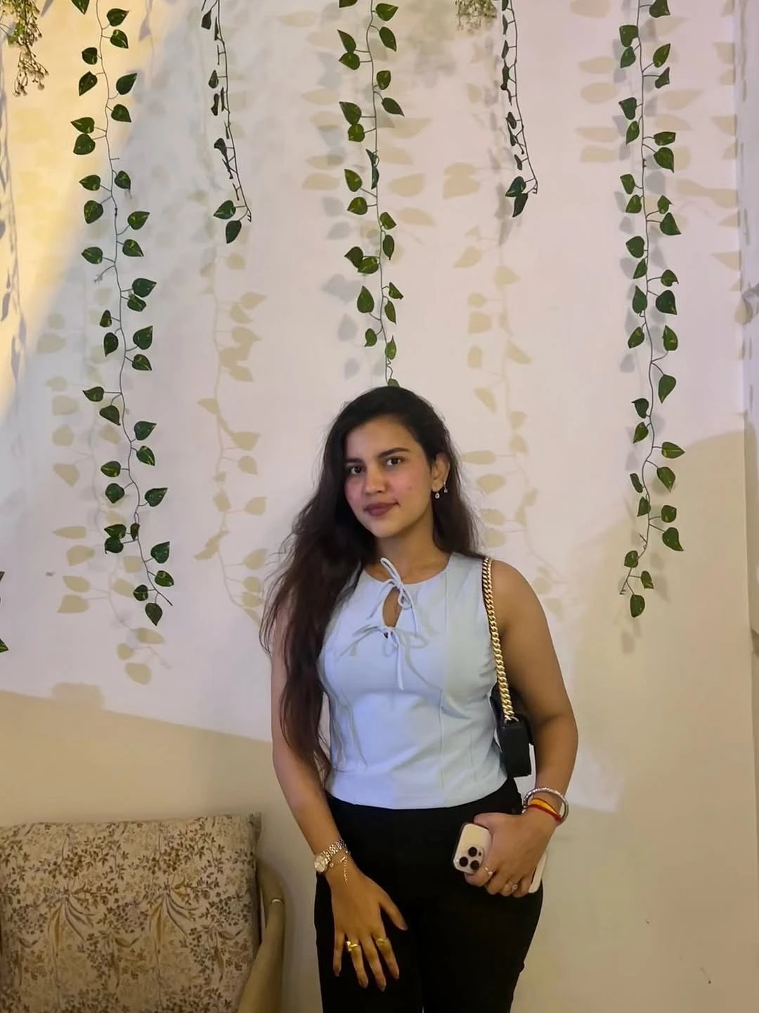 Shruti – Indian escort in Navi Mumbai — 2 / 4