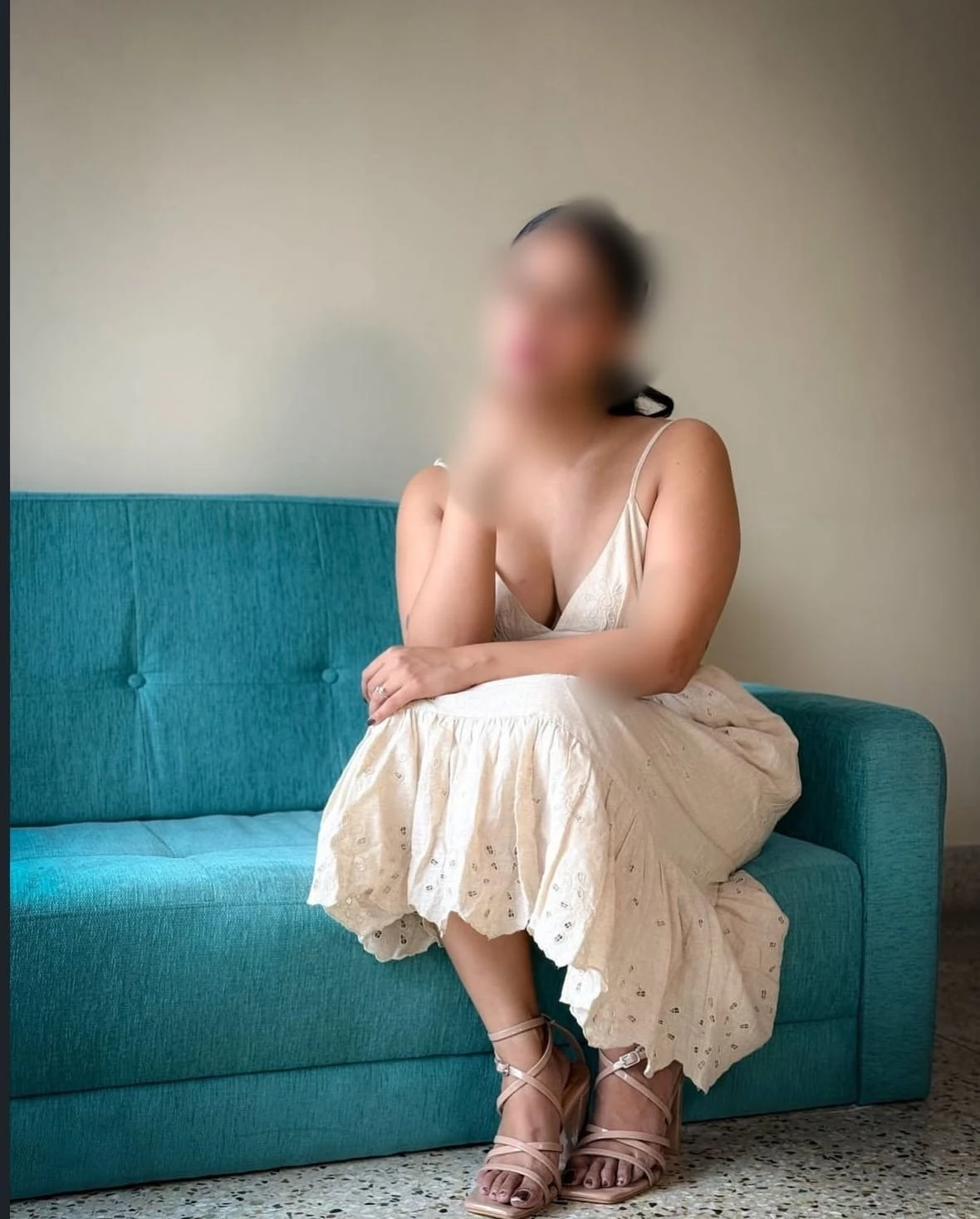 Akriti Singh – Indian escort in Mumbai — 5 / 9