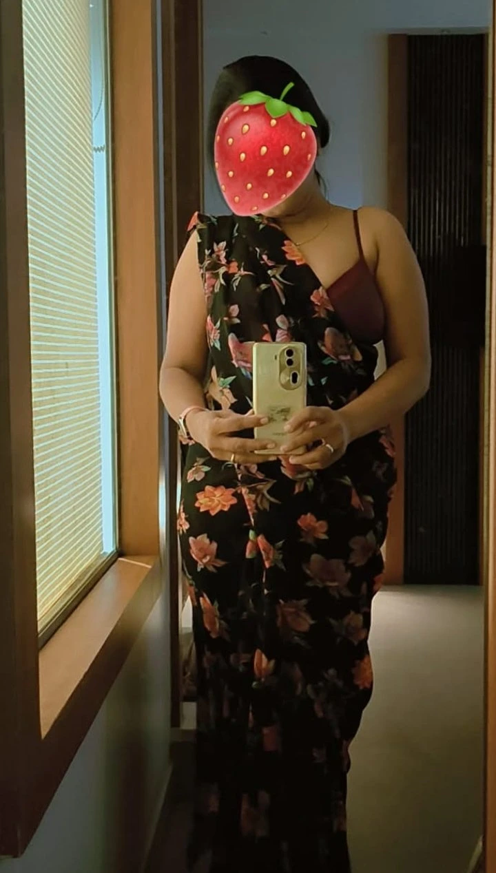 Soni for real meet and cam session – Indian escort in Mumbai — 7 / 9