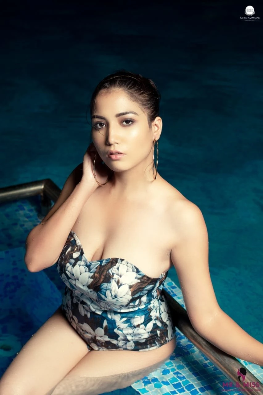 Smriti Escort Service Kolkata – Indian escort in Kolkata — 1 / 5
