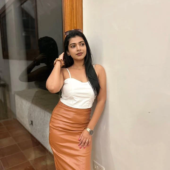 Divya – Indian escort in Vadodara — 3 / 5