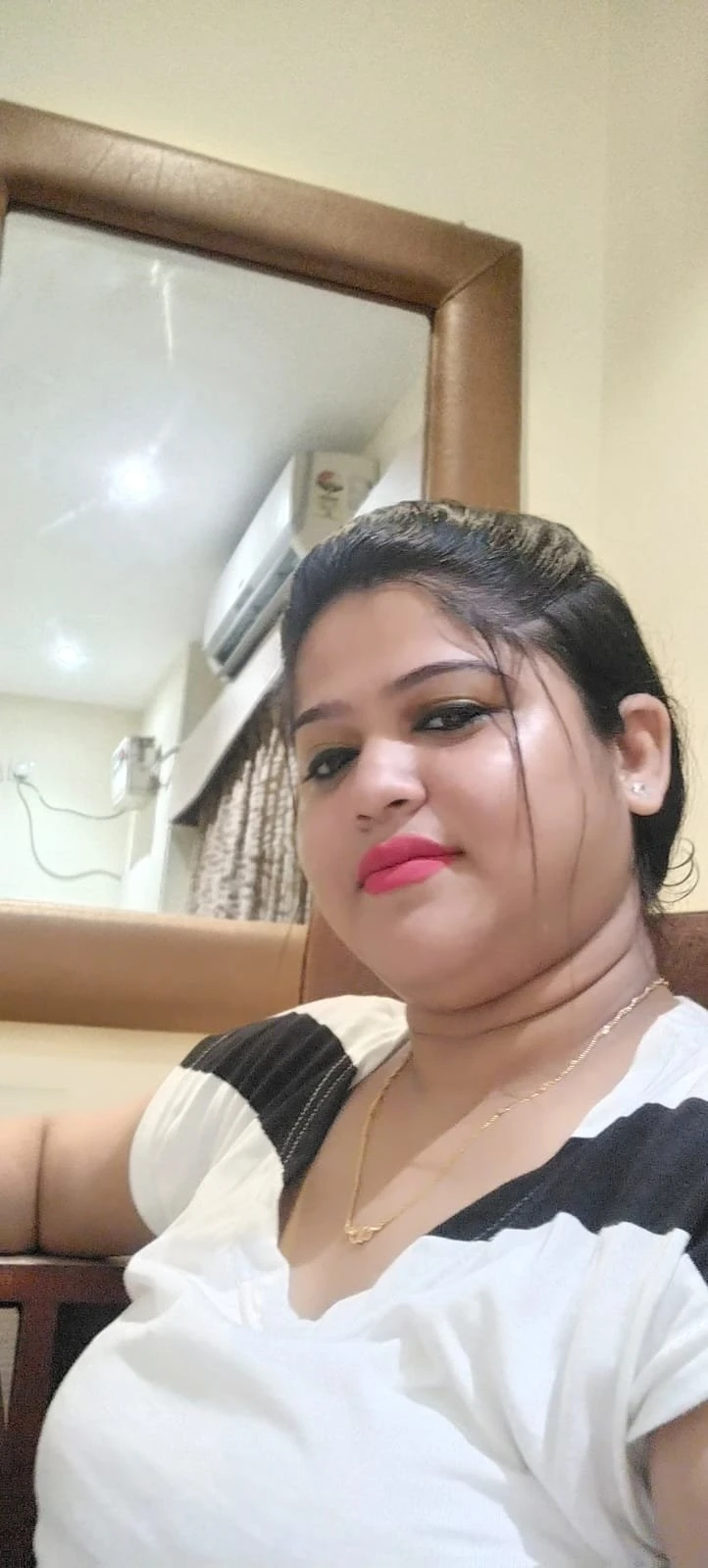 Glamour – Indian escort in Kolkata — 3 / 9