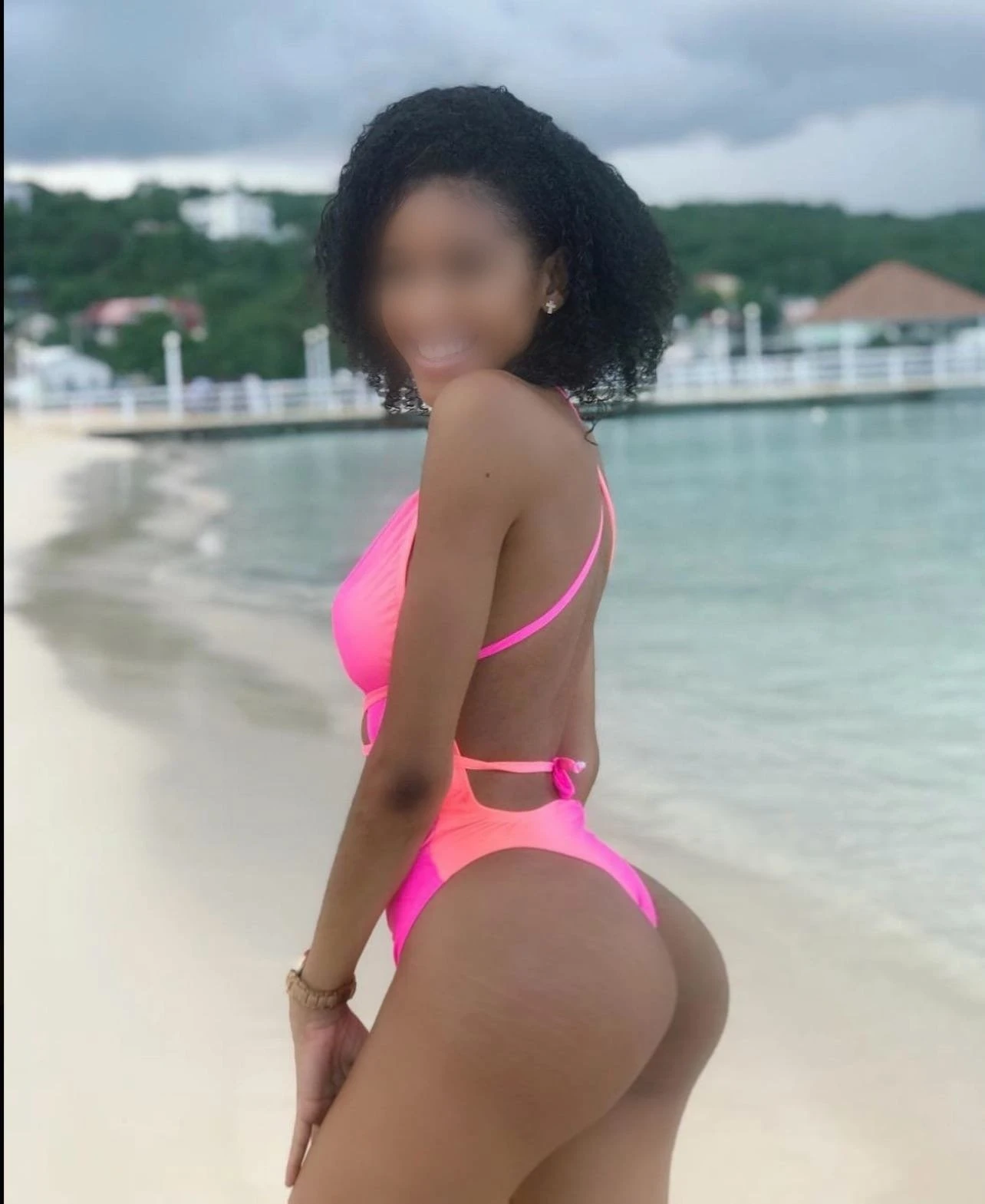 AFRICAN PETITE CUM SESSION ONLY – South African escort in Nagpur — 4 / 5