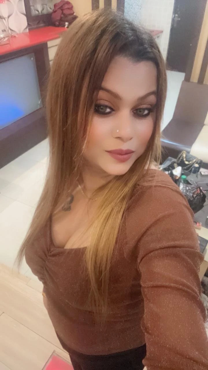Shweta – Indian escort in Kolkata — 11 / 14