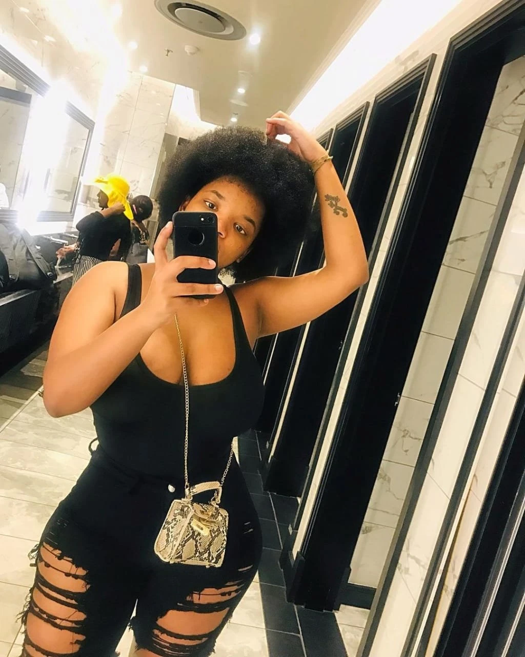 Desert Blossom – Togolese escort in Beirut — 6 / 7