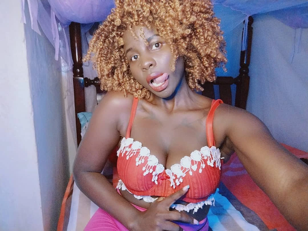 Jemi – Kenyan escort in Kampala — 4 / 5