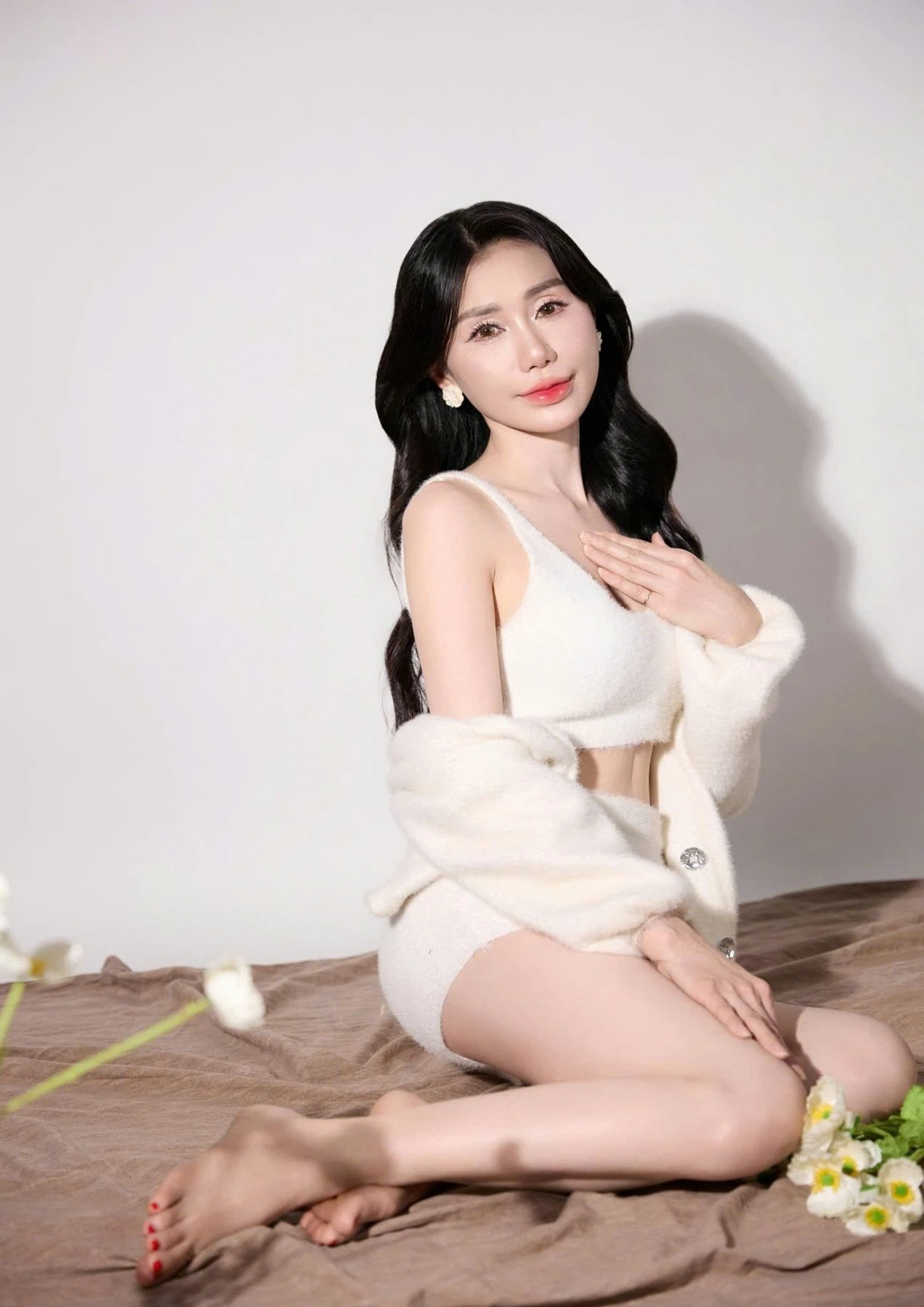 Ngọc Ánh – Vietnamese escort in Hanoi — 4 / 6