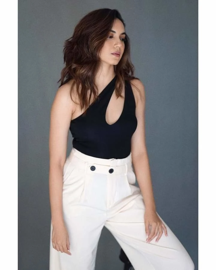 🦋(Excellent Classy Curvy Models)🦋 – Indian escort in Hyderabad — 3 / 4