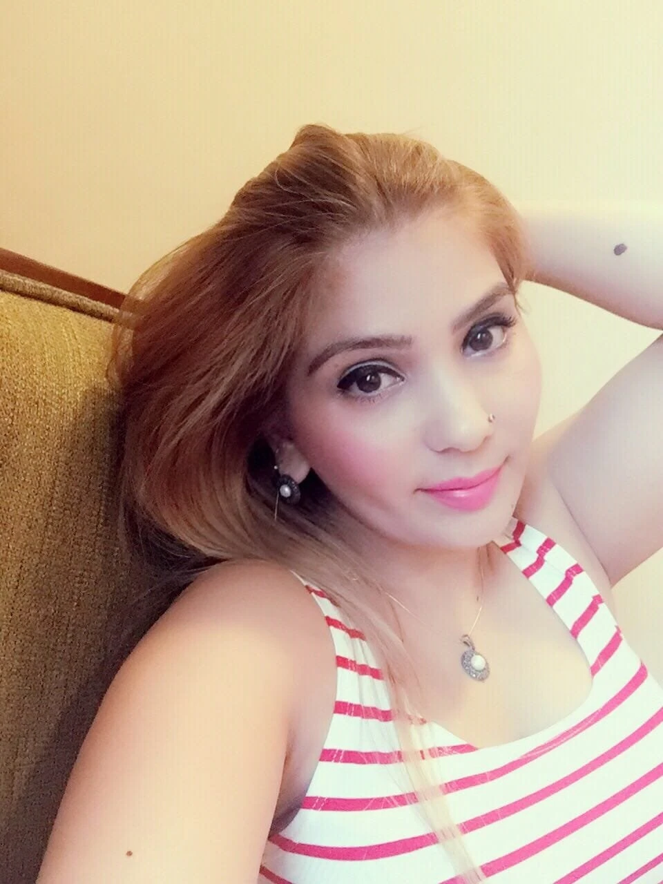Rosy Malkova – Afghan escort in Kolkata — 4 / 5