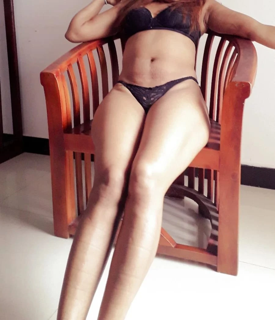 Hiruni – Sri Lankan escort in Colombo — 12 / 13