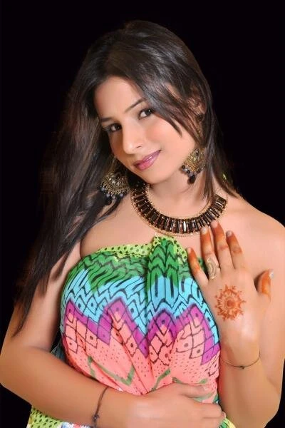 Mehwish Hayat – Pakistani escort in Islamabad — 5 / 9
