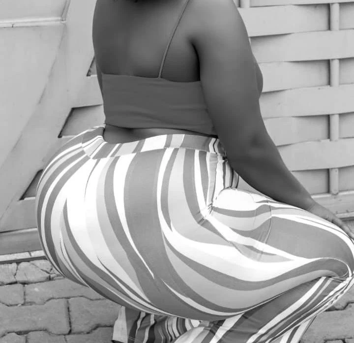 Panel – Ugandan escort in Kampala — 4 / 5