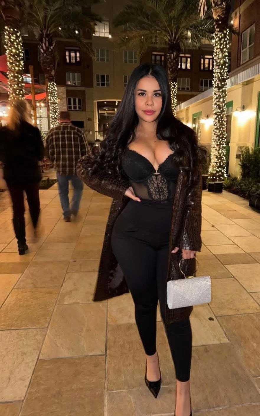 Seema 𝟳𝟬𝟳𝟴𝟲𝟳𝟴𝟵𝟴𝟳 – Angolan escort in Gurgaon — 5 / 29