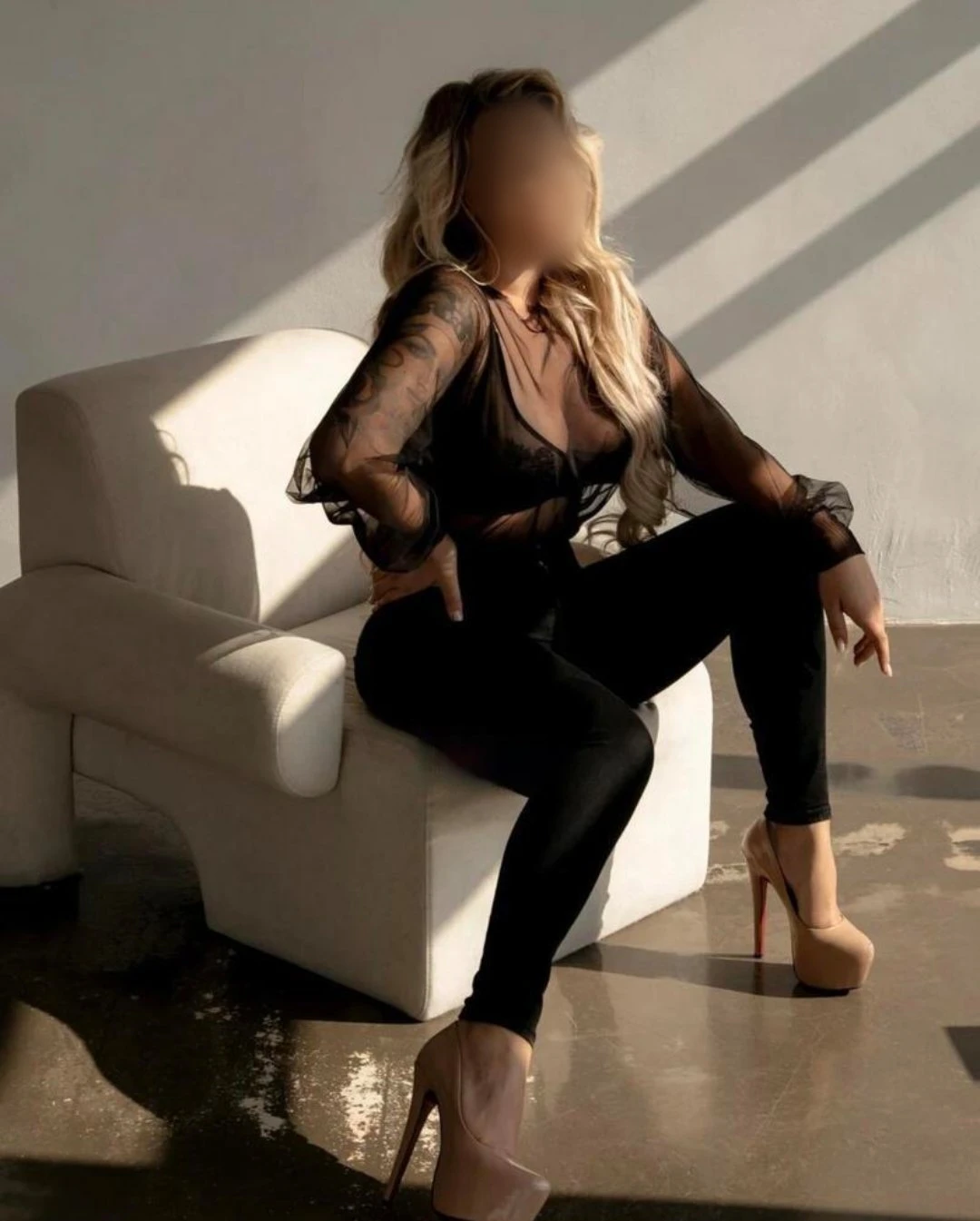 Vika – Russian escort in Colombo — 4 / 5
