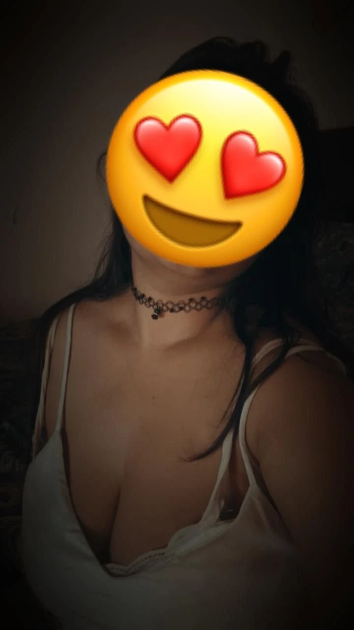 Sexy SOMYA Cam Show Sex Chat – Indian escort in Mumbai — 6 / 7