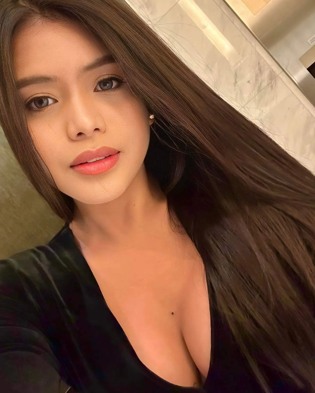 Kinky Ella – Armenian escort in Macao — 3 / 21