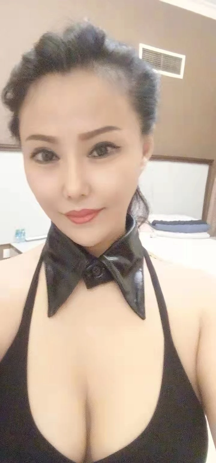 Susan – Algerian escort in Mauritius — 9 / 11