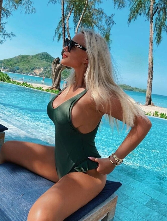 Elvira Sweety – Belarusian escort in Malta — 5 / 7
