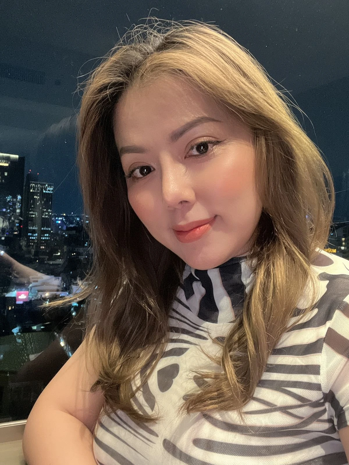 Beautiful Brandy – Vietnamese escort in Ho Chi Minh City — 5 / 6