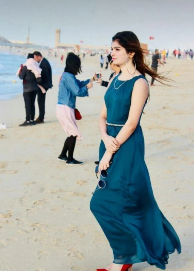 Zara Khan – Pakistani escort in New Delhi — 1 / 5