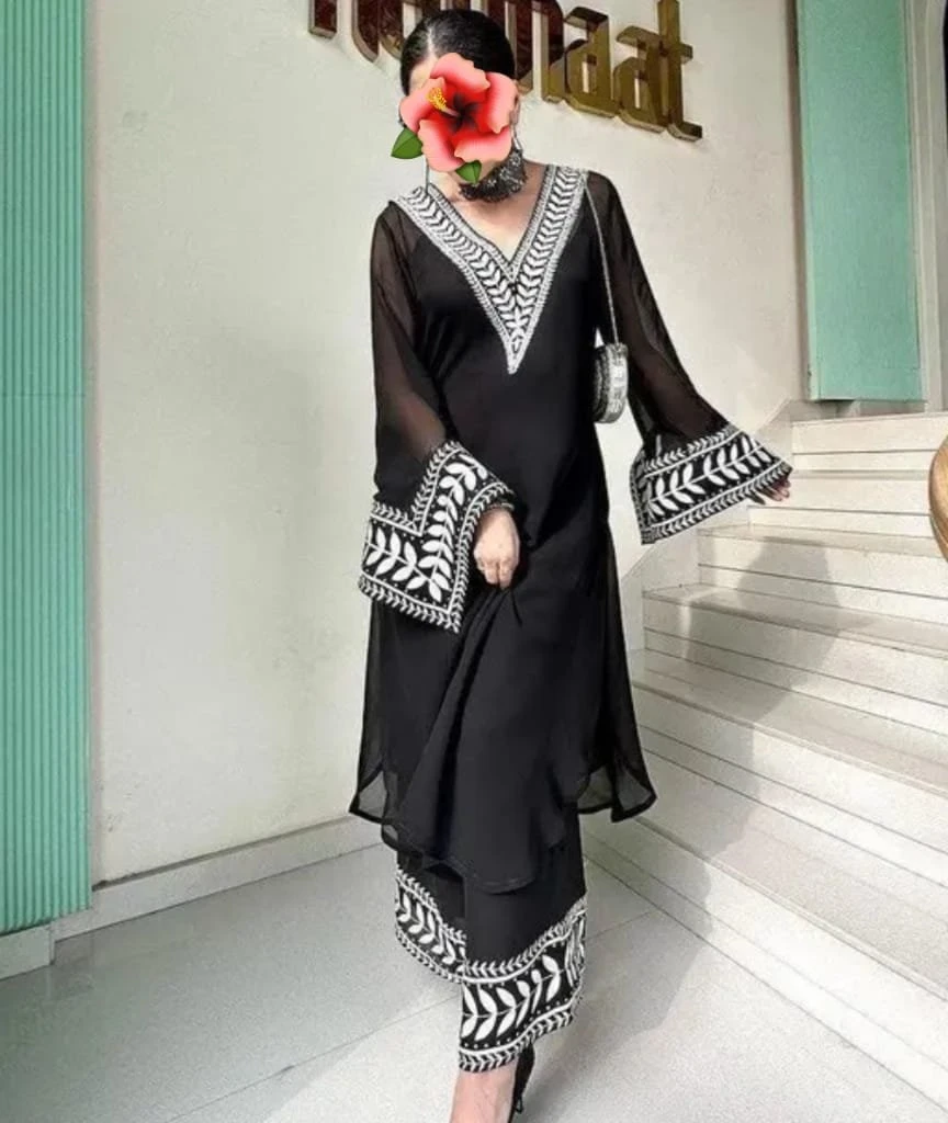 Anamika Private Expression of Elegance – Indian escort in Hyderabad — 2 / 5