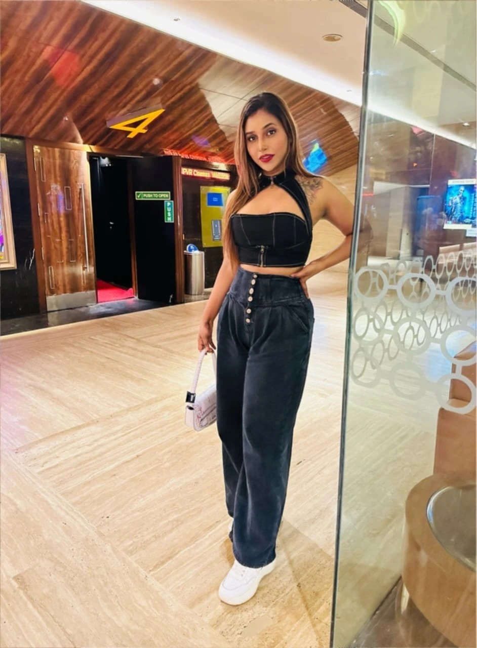 Varsha – Indian escort in Pune — 2 / 4