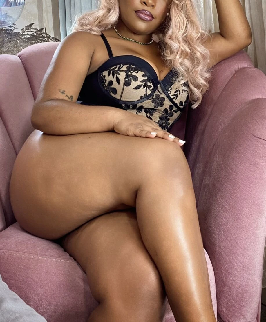 Bridget – Ivorian escort in Casablanca — 2 / 4