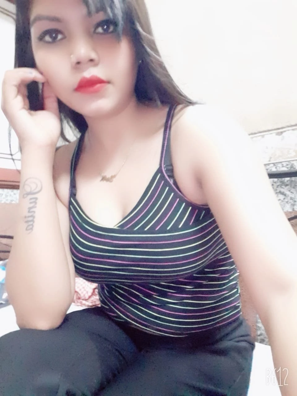 Sonali Pandey – Indian escort in Mumbai — 2 / 4