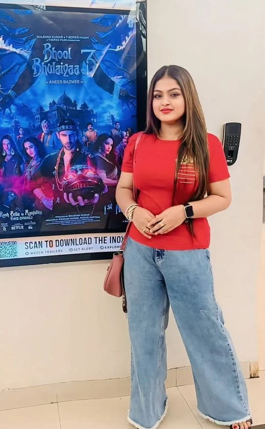 Khushi Pande – Indian escort in Kolkata — 2 / 4