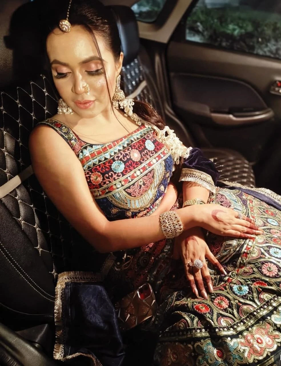 Akansha – Indian escort in Lucknow — 5 / 7