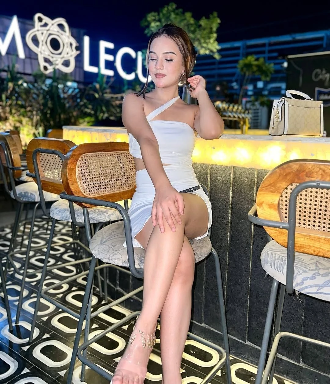 Nataliya – Indonesian escort in Kathmandu — 2 / 3