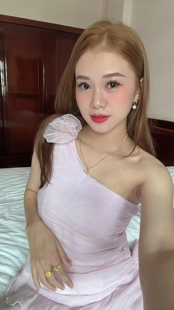 Mi E – Thai escort in Mumbai — 2 / 6
