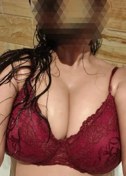 Cam or real meet – Indian escort in Vadodara — 2 / 8