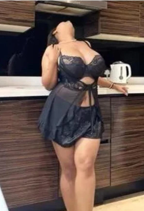 Sexy Queeny – Sri Lankan escort in Colombo — 4 / 6